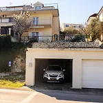 Mastrinka Holiday home *