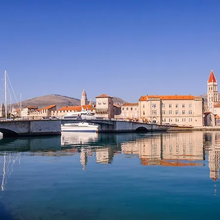 Mastrinka Semesterbostad Trogir